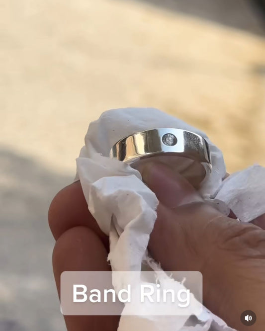 Handmade Band Style Silver Ring fixed with One Stone