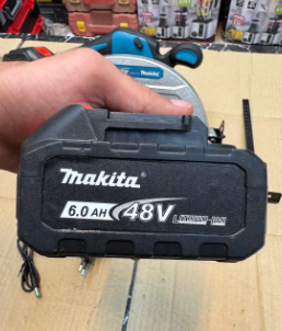 Commercial Makita 48V 7 Inch Cordless Circular Saw
