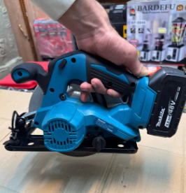 Commercial Makita 48V 7 Inch Cordless Circular Saw