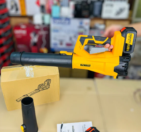 DEWALT Professional Turbo Blower With Double Batteries 3X 188V