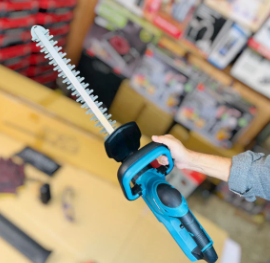 Makita Cordless 20 Inches 52Cm Hedge Trimmer