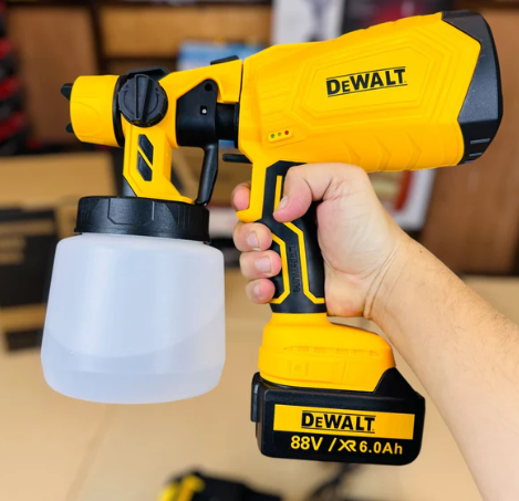 DEWALT Rechargeable Spray Machine