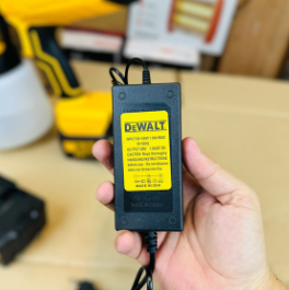 DEWALT Rechargeable Spray Machine
