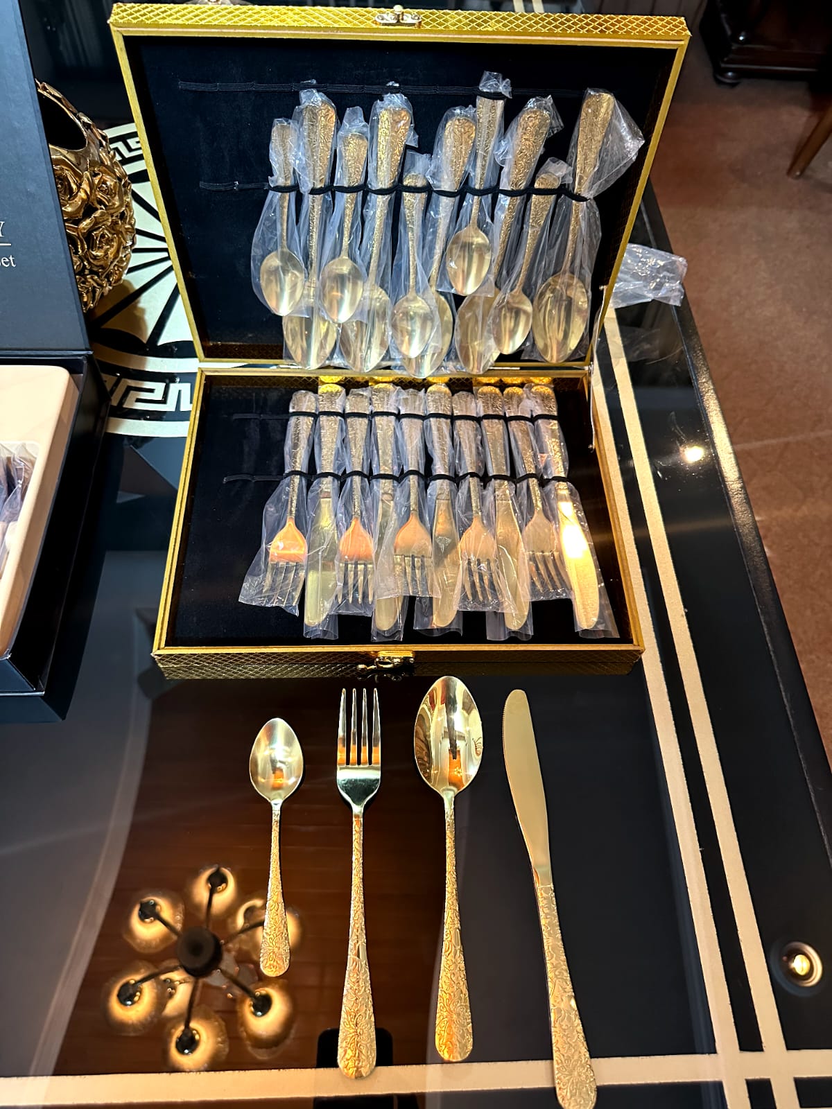 24 Pcs Premium Stainless Steel Cutlery Set - Golden