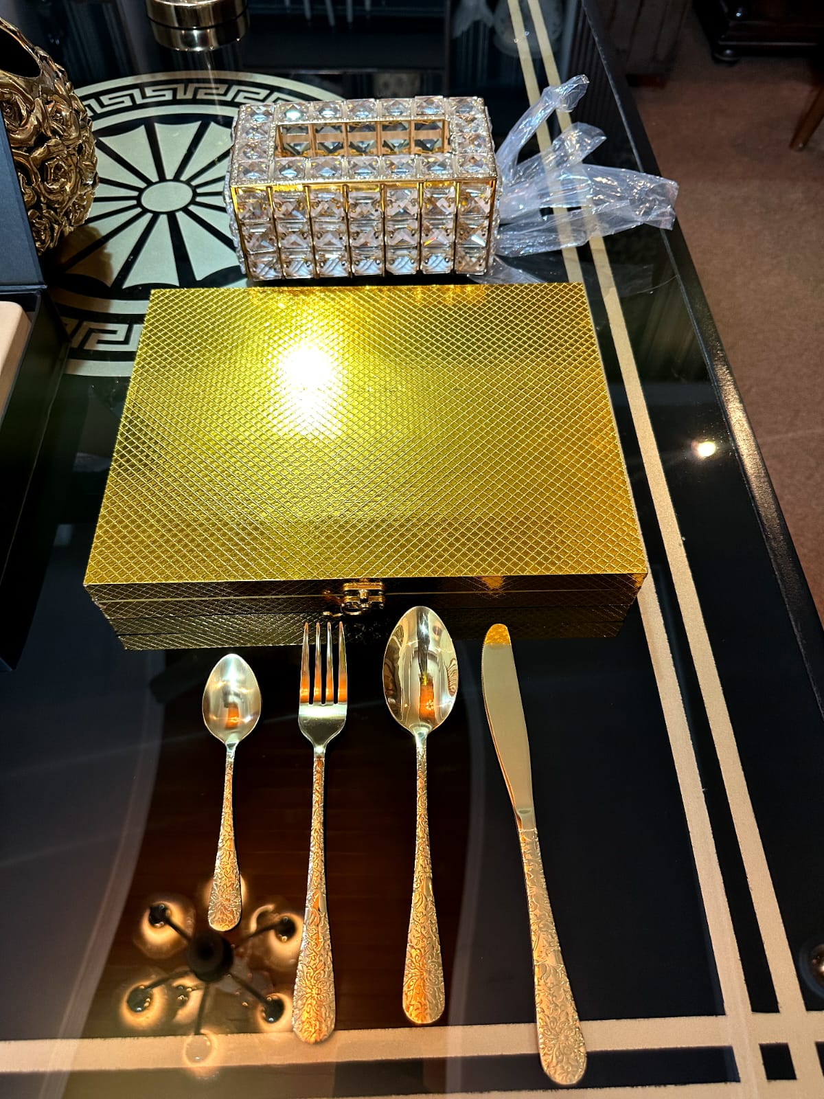 24 Pcs Premium Stainless Steel Cutlery Set - Golden