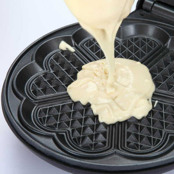 Imported Electric Waffle Maker With Non-Stick Coated Plate